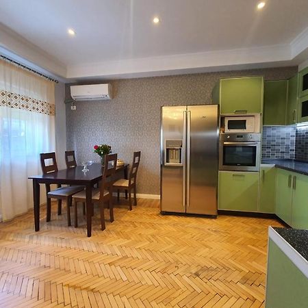 Noemi Apartment ติรานา ภายนอก รูปภาพ