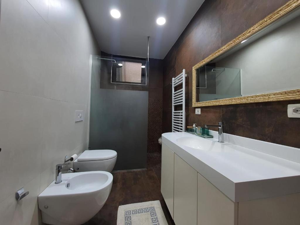 Noemi Apartment ติรานา ภายนอก รูปภาพ